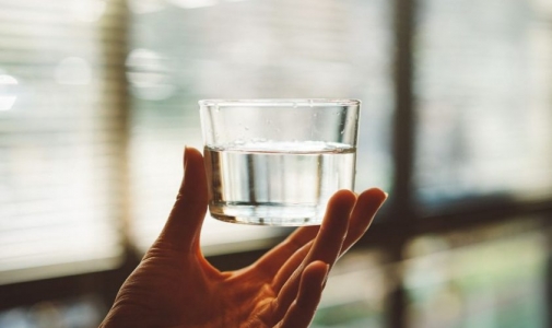 Як ефективно знезаразити воду в домашніх умовах та зробити її безпечною